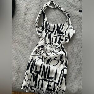 Open back dress in black n white
